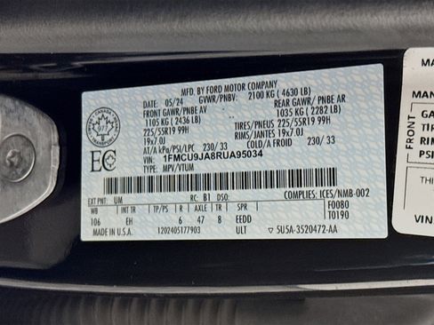 Used 2024 Ford Escape Platinum image 39