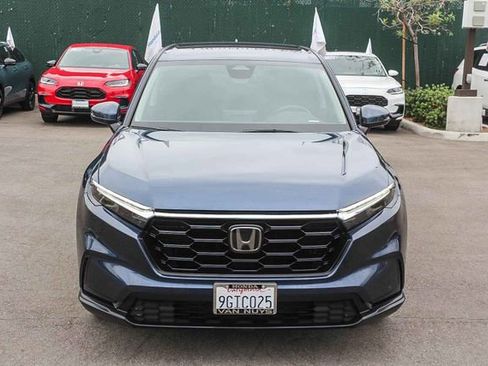 Used 2023 Honda CR-V LX image 2