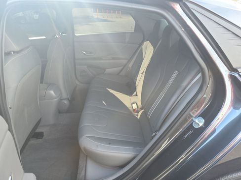 Used 2022 Hyundai Elantra SEL image 10