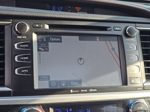 Used 2018 Toyota Highlander XLE FWD image 4