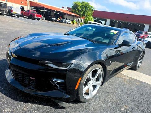 Used 2016 Chevrolet Camaro SS RWD image 3