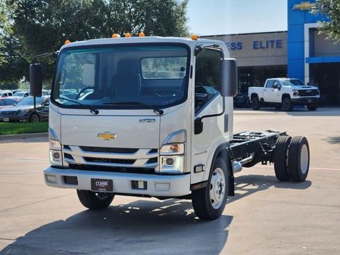New 2025 Chevrolet Low Cab Forward RWD image 9