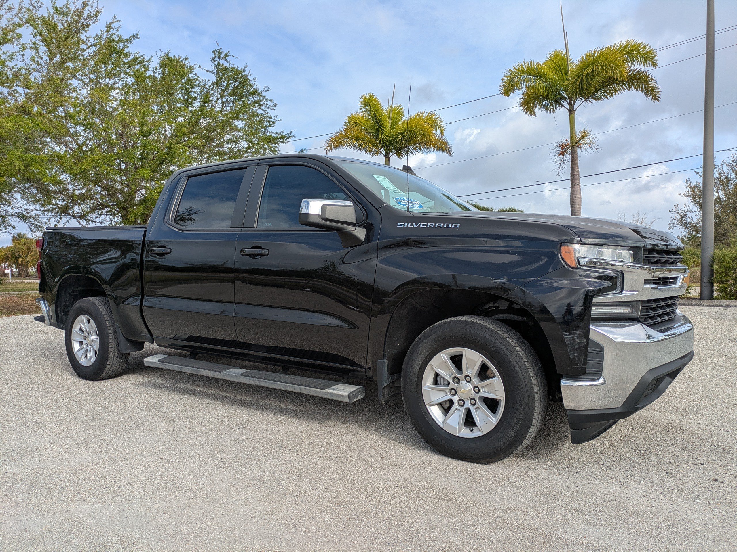 Used 2021 Chevrolet Silverado 1500 LT RWD image 2