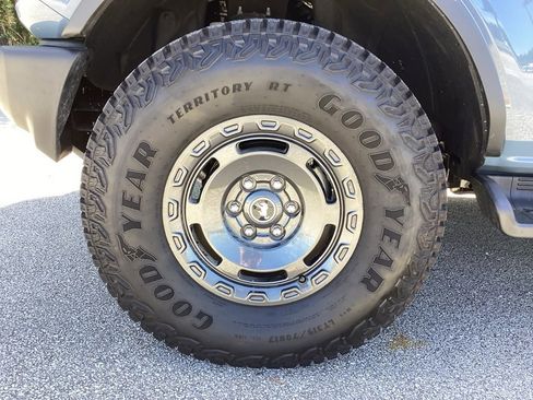 New 2025 Ford Bronco Outer Banks w/ Sasquatch Package AWD/4WD image 20