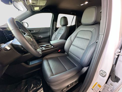 Used 2026 Chevrolet Equinox LT w/ Convenience Package II image 21