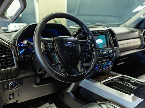 Used 2019 Ford F250 Lariat w/ Lariat Value Package AWD/4WD image 11