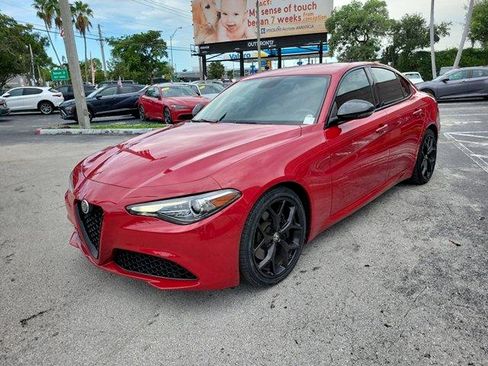 Used 2019 Alfa Romeo Giulia w/ Nero Edizione RWD image 3