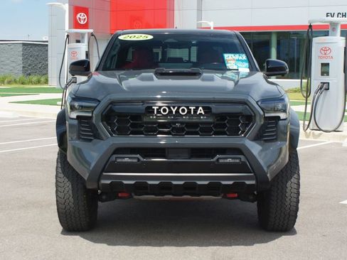 Used 2025 Toyota Tacoma TRD Pro AWD/4WD image 25