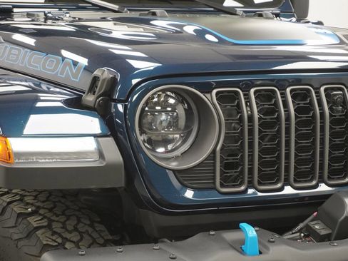Used 2025 Jeep Wrangler Unlimited Rubicon 4xe AWD/4WD image 6