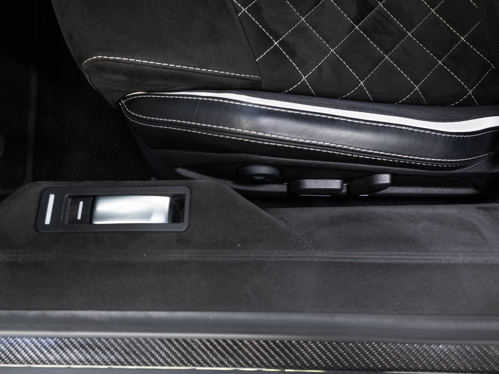 Used 2018 Lamborghini Aventador S AWD/4WD image 38