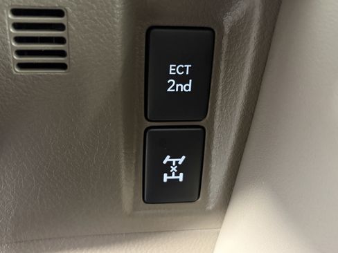 Used 2022 Lexus GX 460 Premium w/ Premium Package AWD/4WD image 32