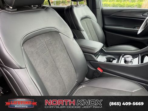 New 2025 Jeep Grand Cherokee L Altitude AWD/4WD image 28