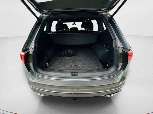 Used 2023 Volkswagen Tiguan SEL R-Line AWD/4WD image 22