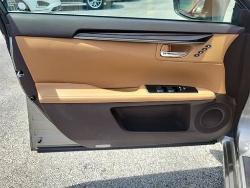 Used 2016 Lexus ES 350 w/ Luxury Package w/Wood Trim FWD image 51