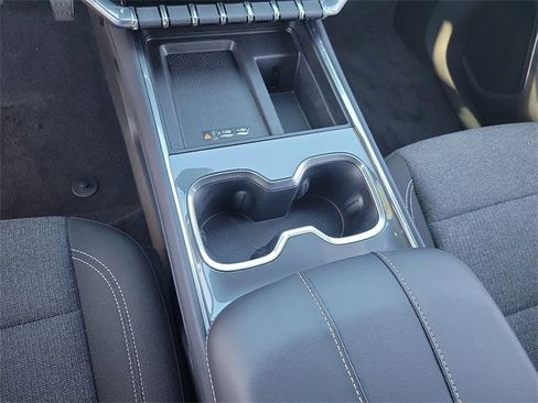 Used 2025 GMC Acadia Elevation image 16