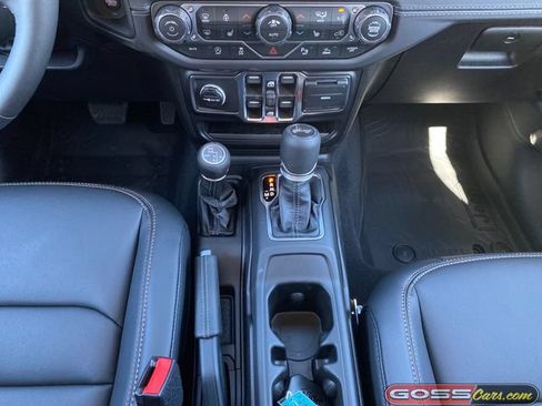 New 2026 Jeep Wrangler Unlimited Sahara AWD/4WD image 14