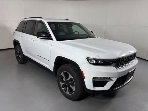 Used 2024 Jeep Grand Cherokee Limited 4xe AWD/4WD image 2