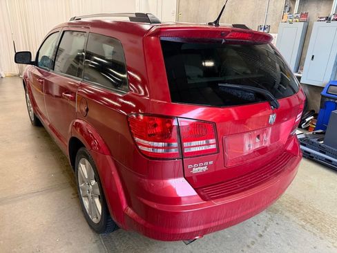 Used 2010 Dodge Journey SXT w/ Flexible Seating Group FWD image 3