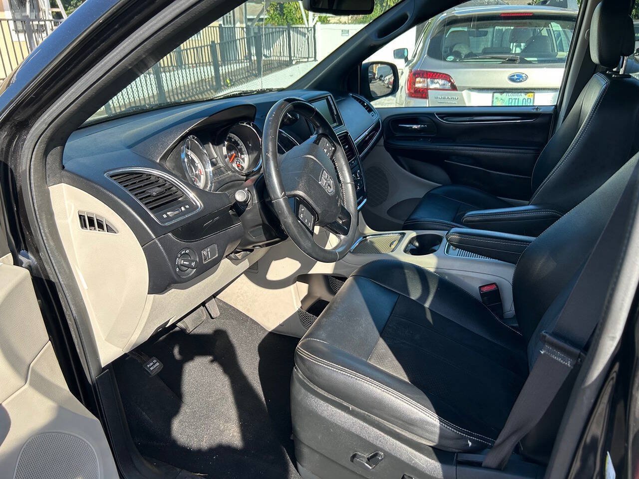 Used 2019 Dodge Grand Caravan SXT FWD image 8