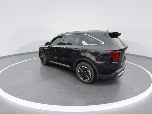 Used 2025 Kia Sorento S w/ Panoramic Sunroof Package image 6
