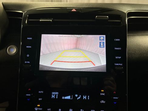 Used 2024 Hyundai Santa Cruz SEL image 16