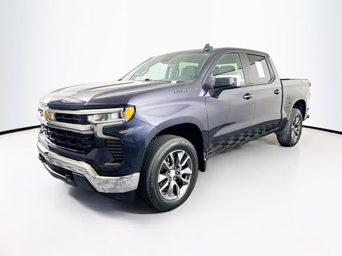 Used 2023 Chevrolet Silverado 1500 LT AWD/4WD image 3