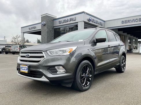 Used 2019 Ford Escape SEL image 4