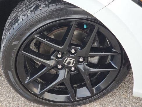 Used 2023 Honda Civic Sport image 9