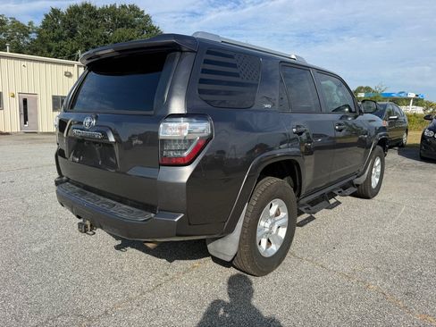 Used 2015 Toyota 4Runner SR5 AWD/4WD image 7