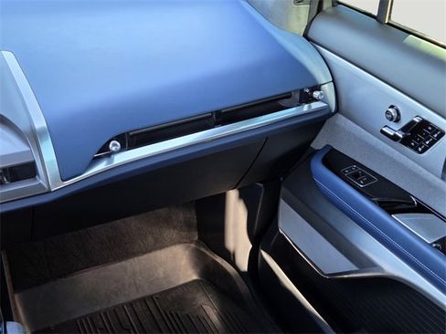 New 2026 Cadillac Vistiq Premium Luxury w/ LPO, Floor Liner Package image 17