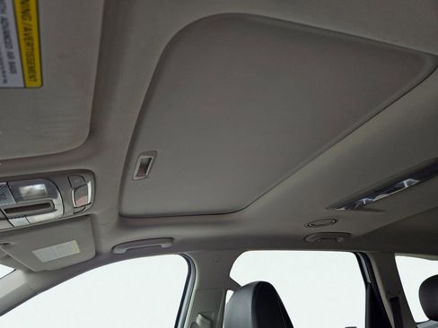 Certified 2024 Kia Telluride S w/ S Sunroof Package image 18