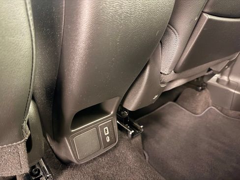 Used 2022 Buick Encore GX Select AWD/4WD image 42