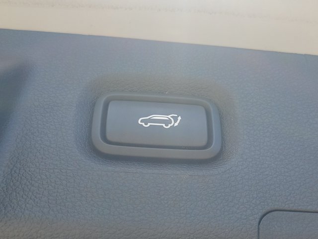 Used 2023 Hyundai Santa Fe SEL FWD image 11