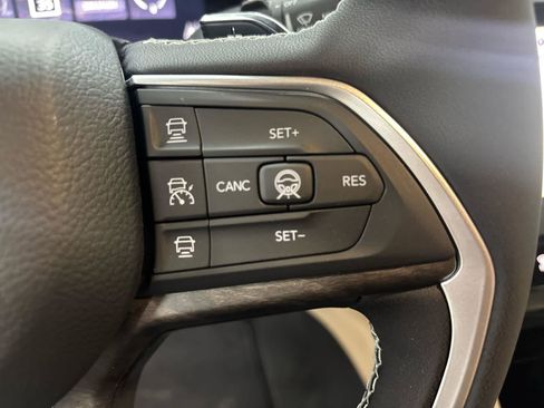 New 2026 Jeep Grand Cherokee L Limited w/ Luxury Tech Group II image 21