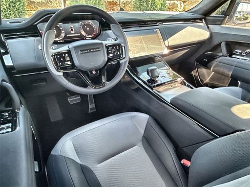 Used 2025 Land Rover Range Rover Sport SV Edition Two image 12