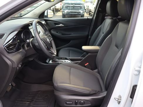 Used 2023 Buick Encore GX Preferred w/ Cold Weather Comfort Package FWD image 4