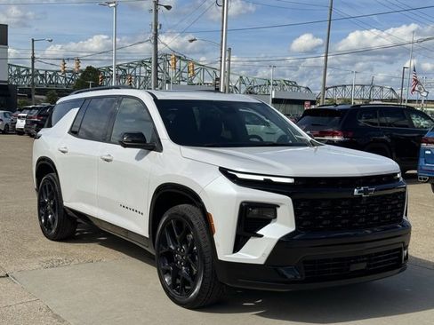 Certified 2024 Chevrolet Traverse RS w/ LPO, Floor Liner Package image 7