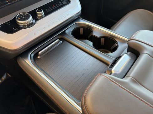 Certified 2025 Ford Expedition Active image 34