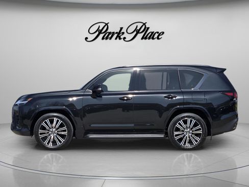 New 2026 Lexus LX 700h Luxury image 2