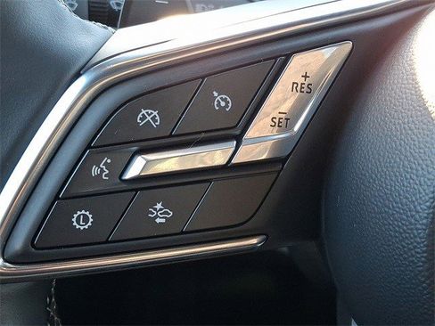 Certified 2025 Buick Enclave Preferred image 19