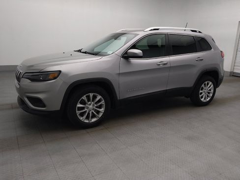 Used 2019 Jeep Cherokee Latitude w/ Popular Appearance Group FWD image 2