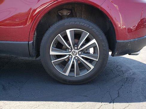 Used 2024 Toyota Venza LE AWD/4WD image 11