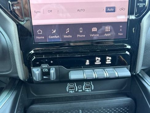 Used 2025 RAM 1500 Big Horn AWD/4WD image 19