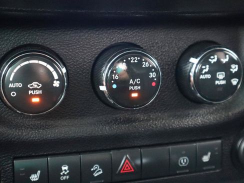 Used 2016 Jeep Wrangler Unlimited Sahara AWD/4WD image 65