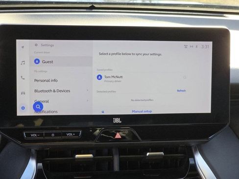 Used 2023 Toyota Venza Limited image 11