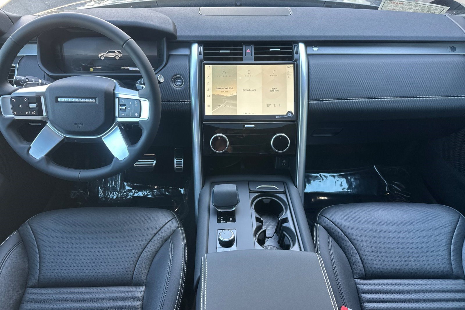 New 2026 Land Rover Discovery Limited Edition AWD/4WD image 23