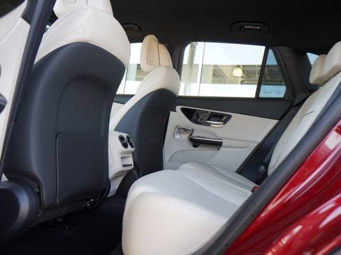 Used 2026 Mercedes-Benz GLC 300 image 29