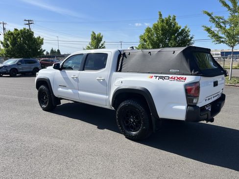 Used 2021 Toyota Tacoma TRD Off-Road AWD/4WD image 3
