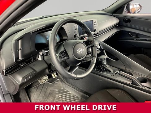 Used 2025 Hyundai Elantra Sport FWD image 15