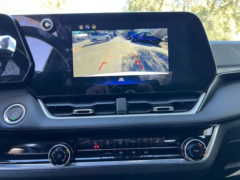 Used 2025 Chevrolet Equinox LT image 17